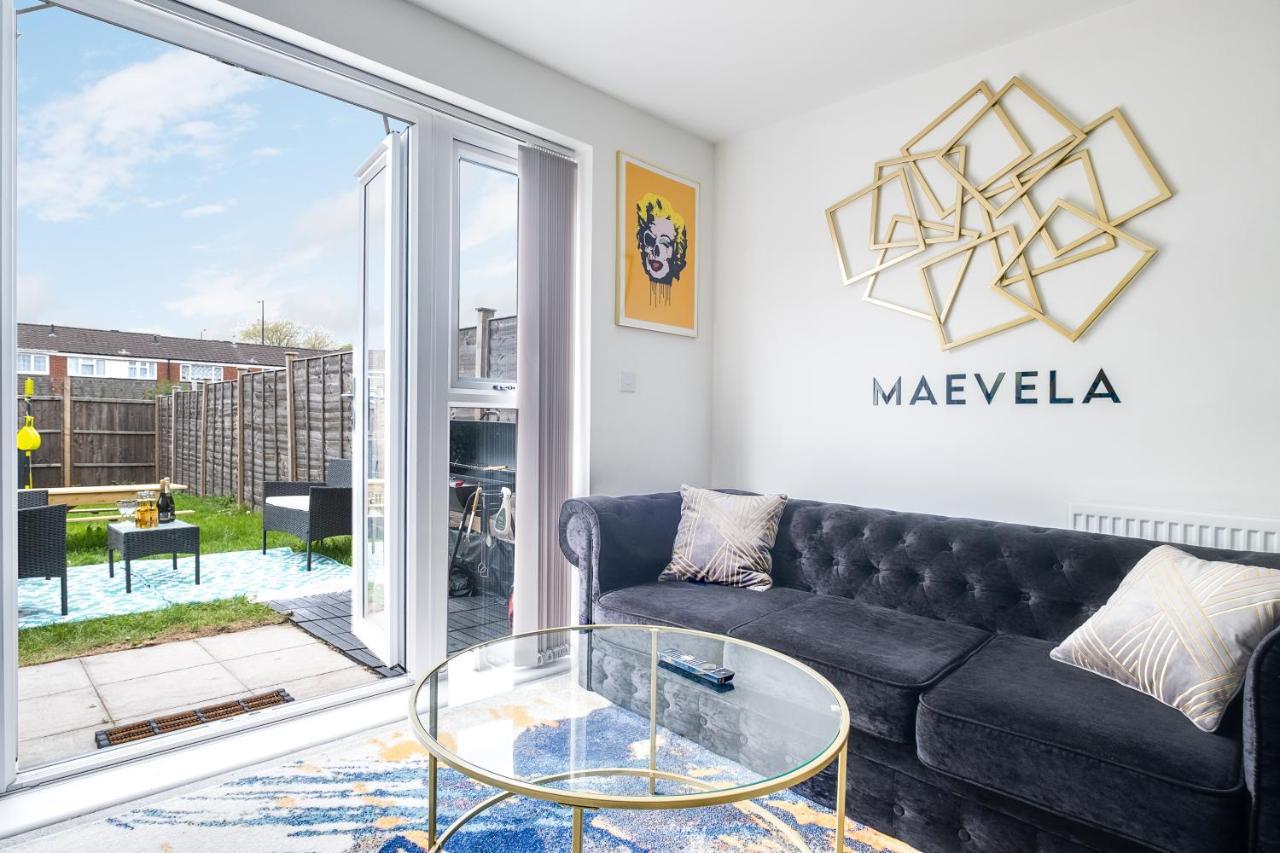 Luxury 2 Bed House City Centre ✘ Bbq & Garden ☆ Family Friendly→ Swingball & Outdoor Furniture - Free Parking → With 50 Inch Smart Tv, Free Netflix & Wifi ✘ Comfy Seating Area - By Maevela Birmingham Ngoại thất bức ảnh