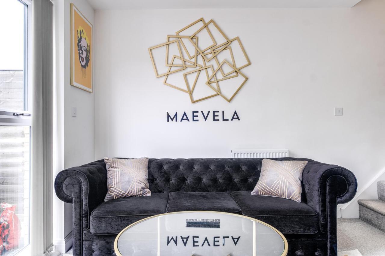 Luxury 2 Bed House City Centre ✘ Bbq & Garden ☆ Family Friendly→ Swingball & Outdoor Furniture - Free Parking → With 50 Inch Smart Tv, Free Netflix & Wifi ✘ Comfy Seating Area - By Maevela Birmingham Ngoại thất bức ảnh